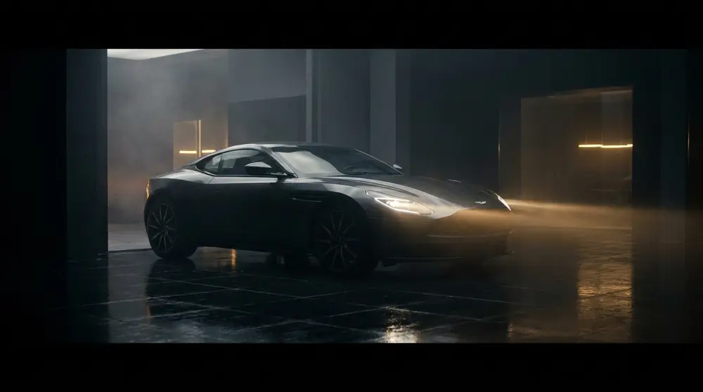 Premium-Fahrzeug rollt in den Showroom